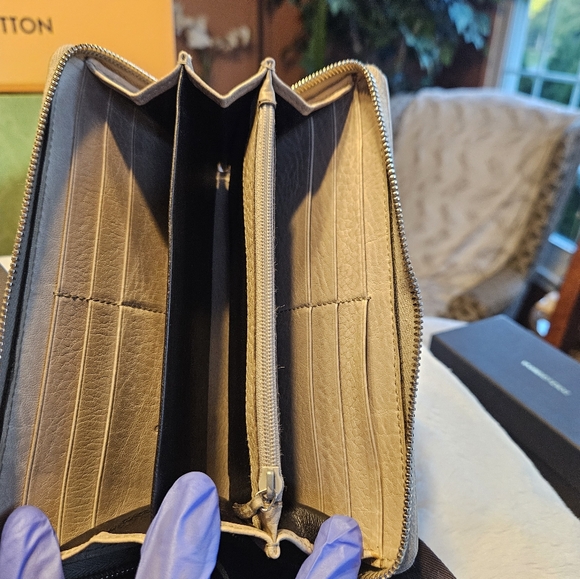 GUCCI DIAMANTE Zip Around Wallet Bamboo Tassel Silver Satin - Picture 9 of 16